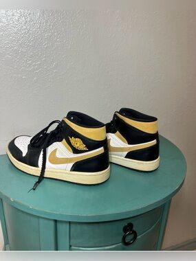 Nike Air Jordan 1 Mid Black White yellow Gold Accent Sneakers